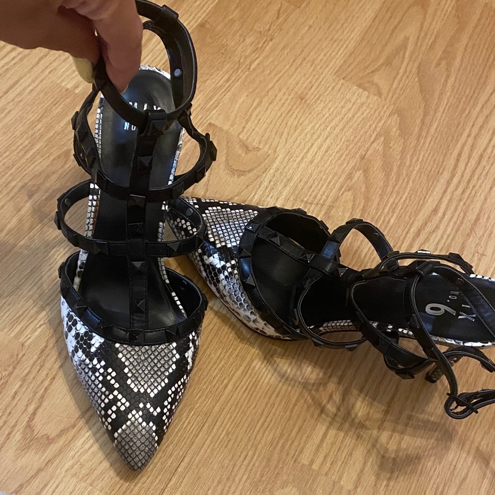 Mix No. 6 Black and White Strappy Sandals